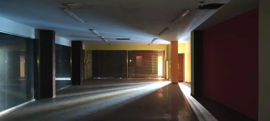 Local en venda a Avinguda de la Roureda, 7, La Roureda