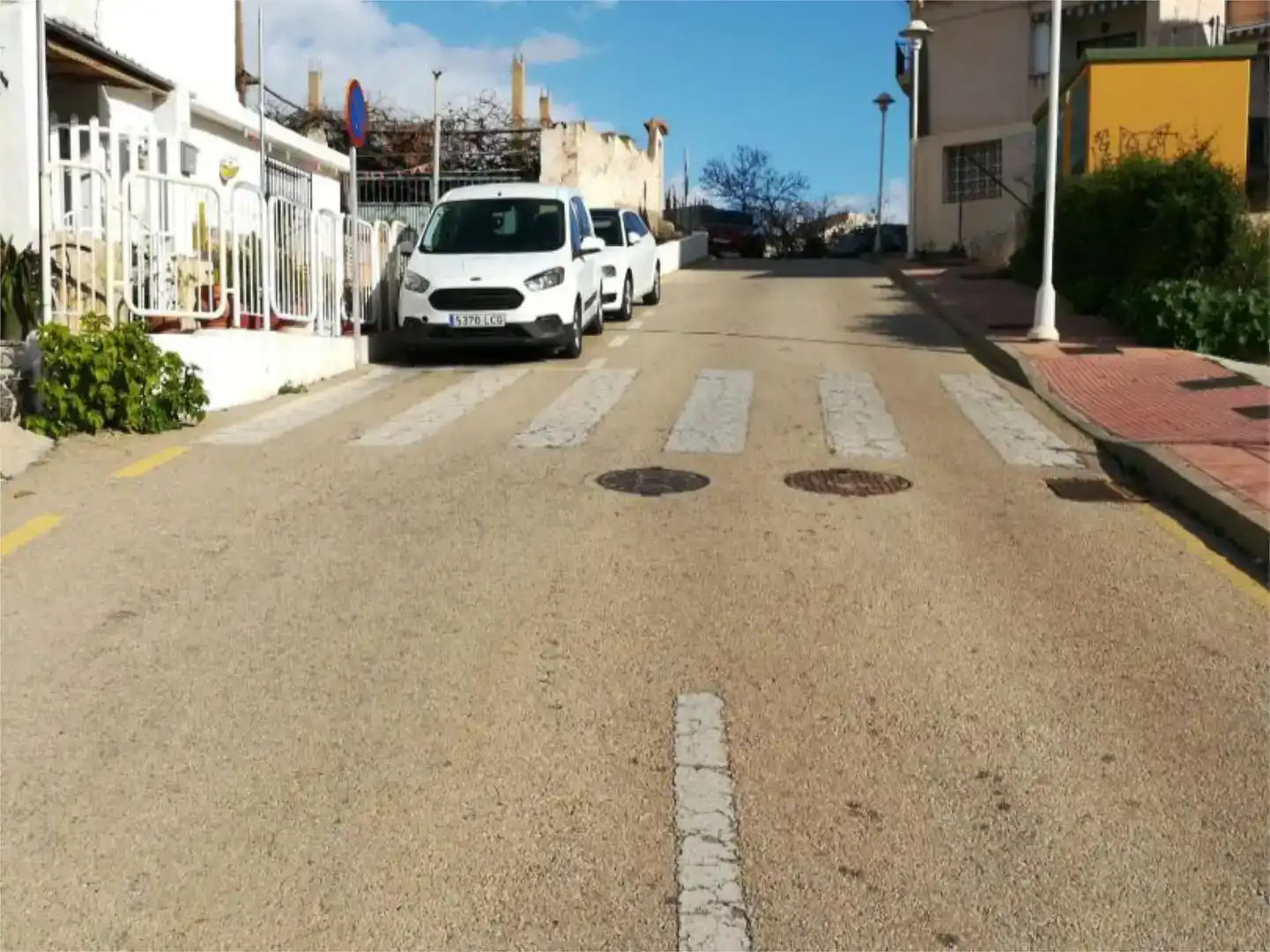 Parkplatz von Fabrikhallen zur Miete in Torrox