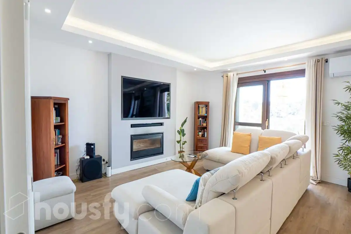 Living room of Houses for sale in Estepona  with Air Conditioner, Heating and Private garden