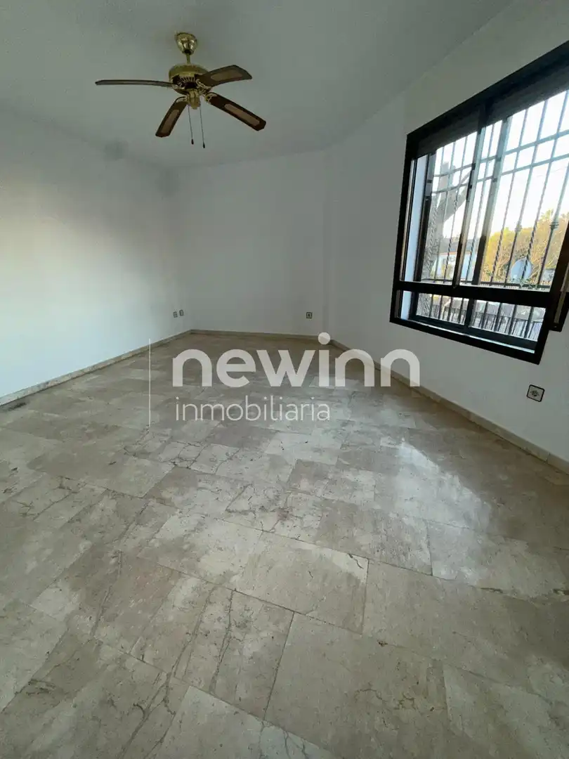 Bedroom of Detached homes for sale in Córdoba  with Air Conditioner and Private garden