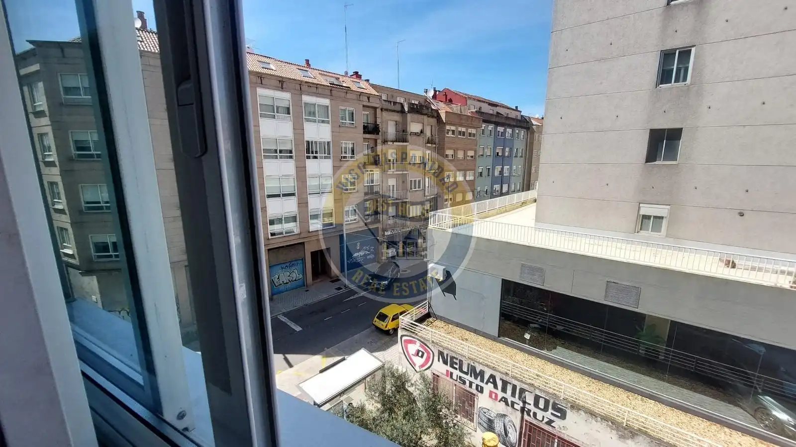 Vista exterior de Piso en venta en Vigo  con Calefacción, Parquet y Trastero
