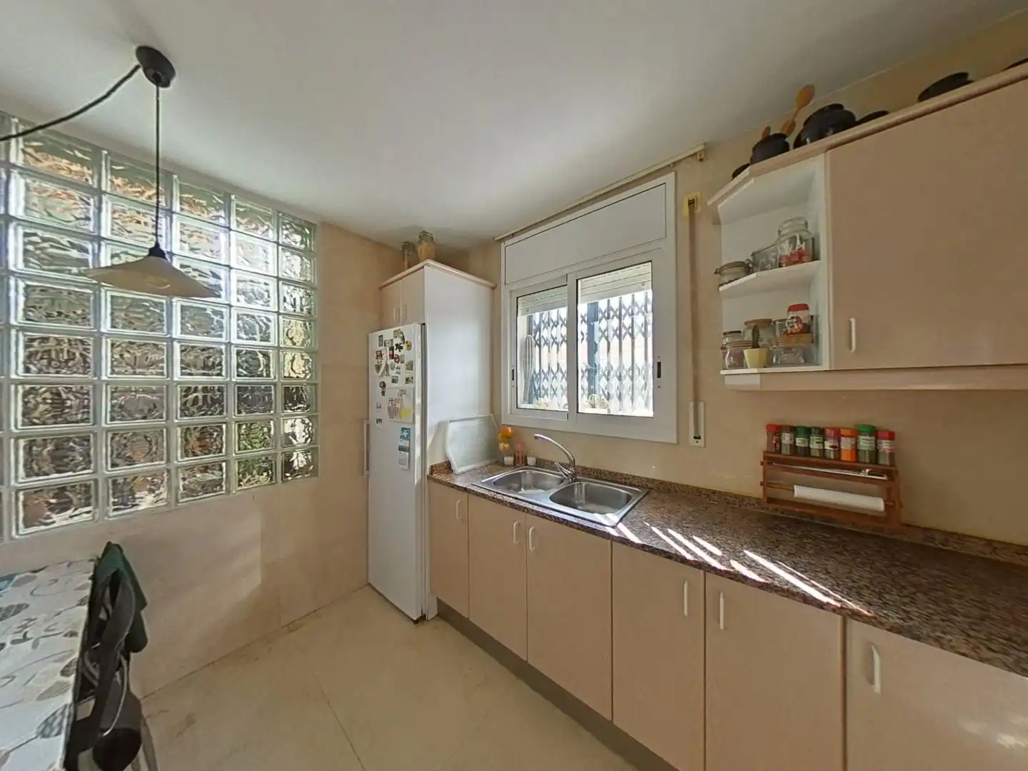 Cocina de Casa o chalet en venta en Vilanova i la Geltrú con Jardín privado, Terraza y Trastero