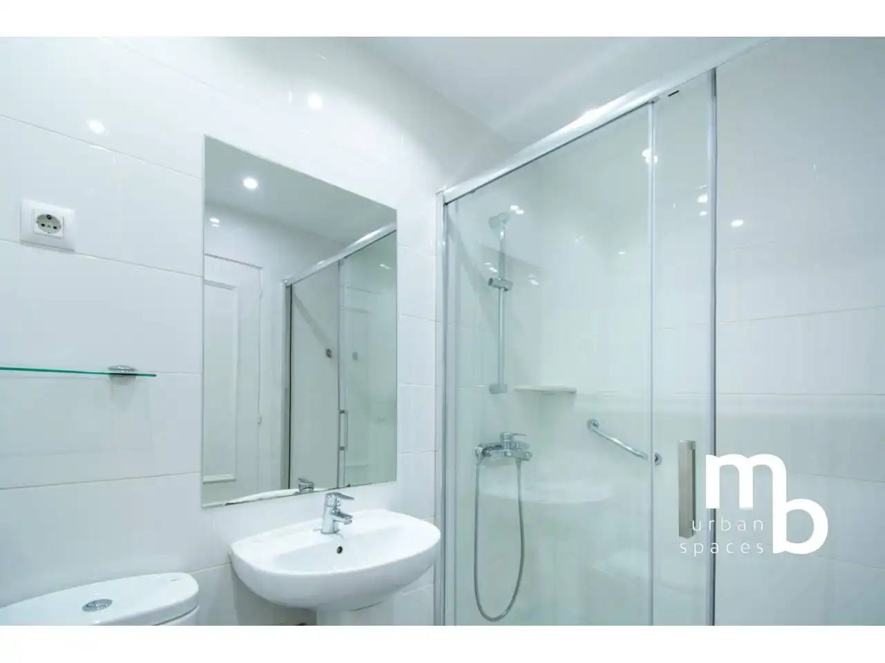 Baño de Piso de alquiler en Madrid con Aire acondicionado, Calefacción y Parquet
