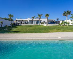 Swimming pool of House or chalet for sale in Estepona  with Air Conditioner, Terrace and Swimming Pool