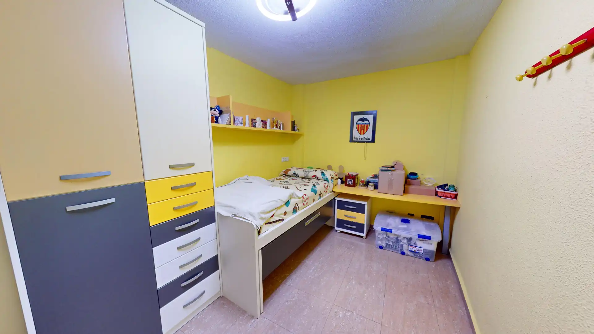 Habitación de Dúplex en venta en Benidorm con Aire acondicionado, Terraza y Amueblado