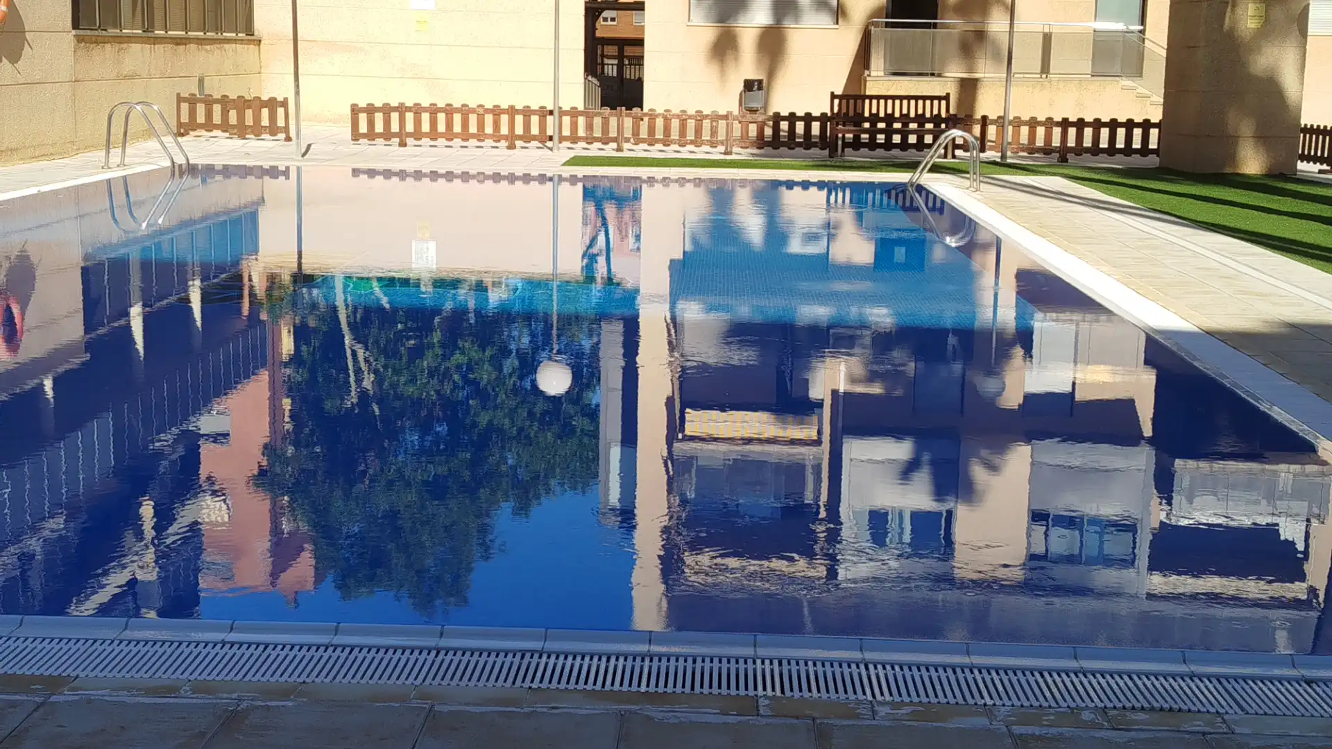 Piscina de Ático en venta en Badalona con Aire acondicionado, Calefacción y Parquet