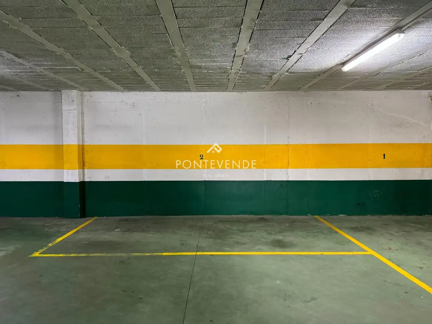 Parkplatz von Maisonette zum Verkauf in Bueu mit Klimaanlage, Heizung und Terrasse