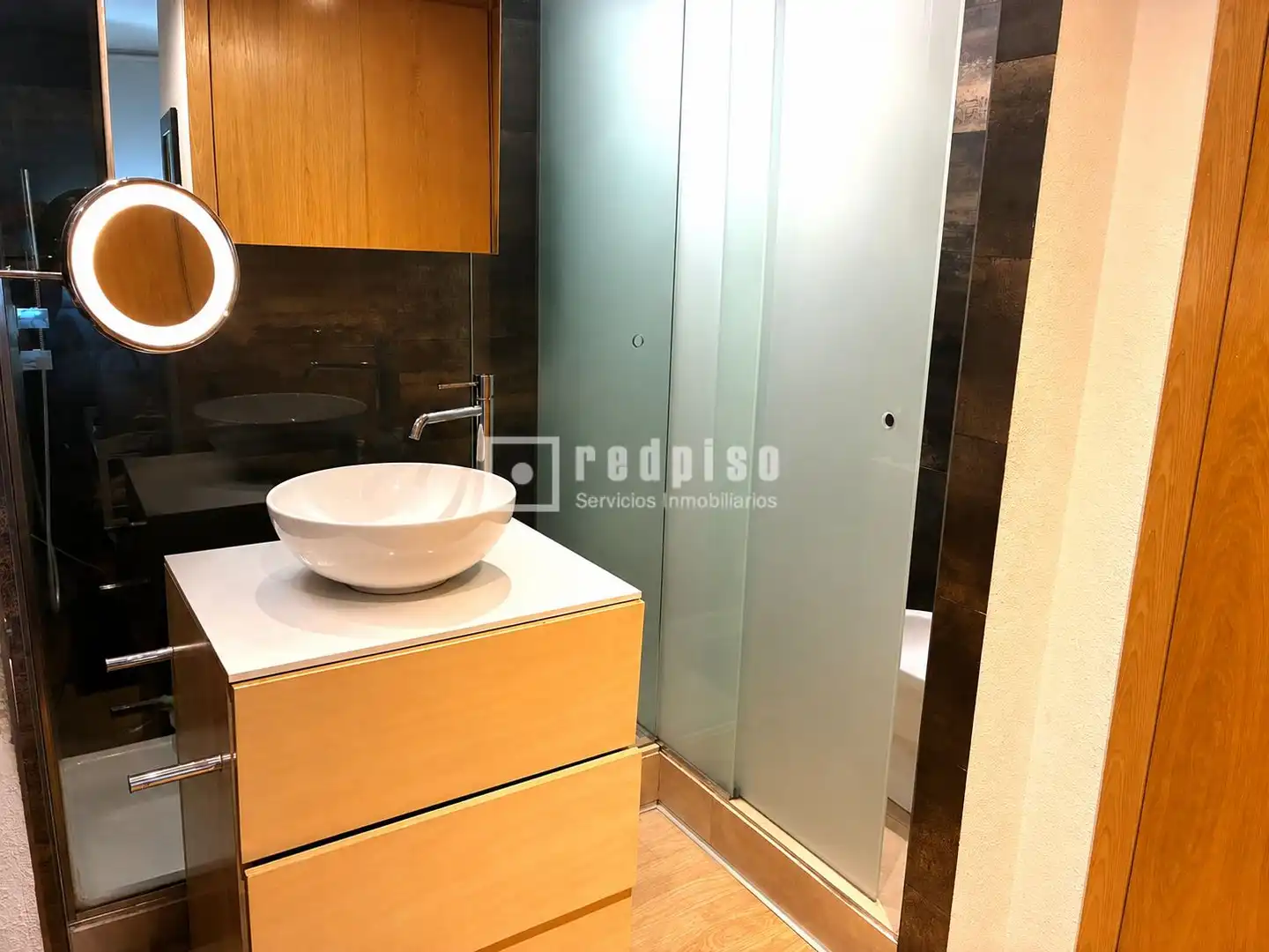 Baño de Piso en venta en Madrid con Aire acondicionado, Calefacción y Jardín privado