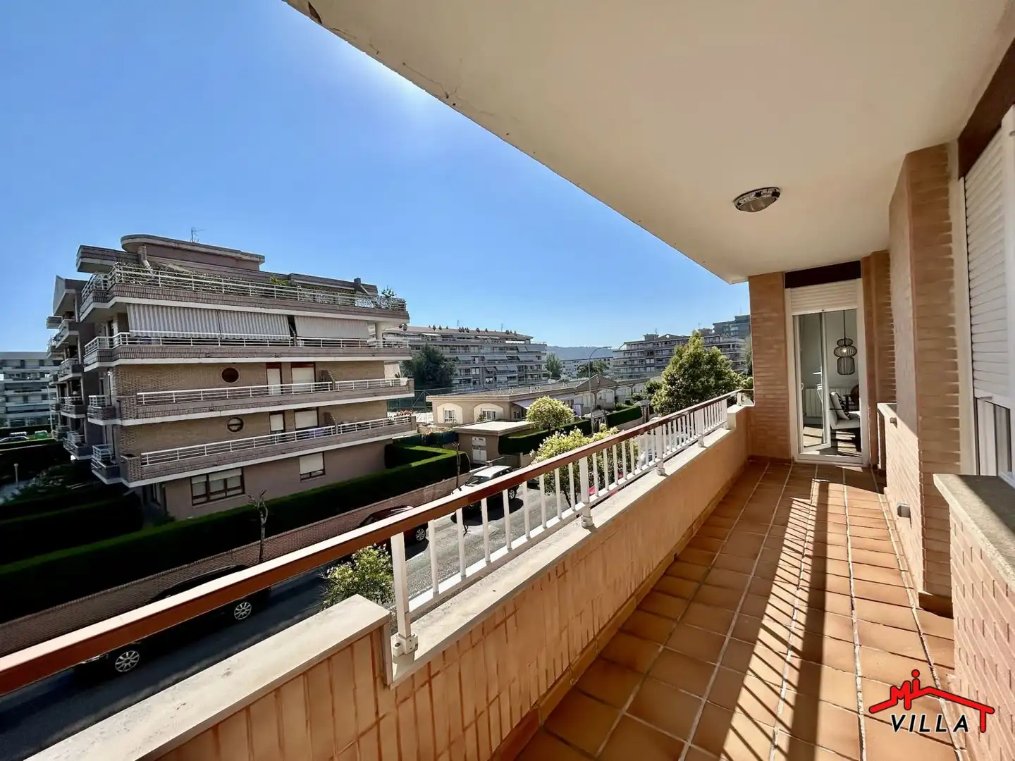 Außenansicht von Wohnung zum Verkauf in Laredo mit Heizung und Terrasse