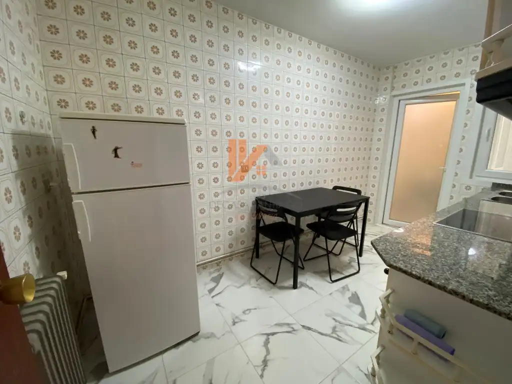 Küche von Wohnung zur Miete in Santiago de Compostela  mit Heizung und Möbliert