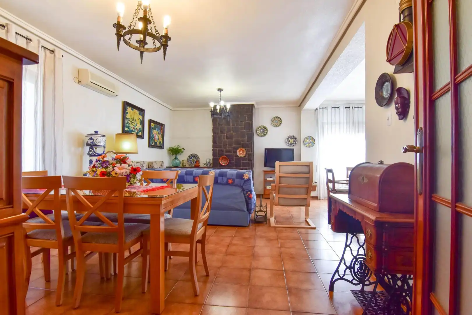 Sala de estar de Casa o chalet en venta en Montserrat con Aire acondicionado, Calefacción y Trastero