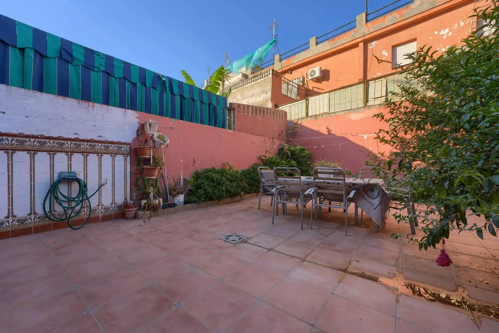 Terrasse von Einfamilien-Reihenhaus zum Verkauf in Bormujos