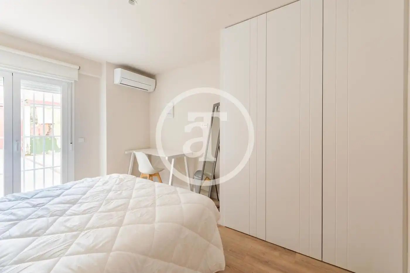 Bedroom of Flat for rent in Madrid  with Air Conditioner, Heating and Furnished