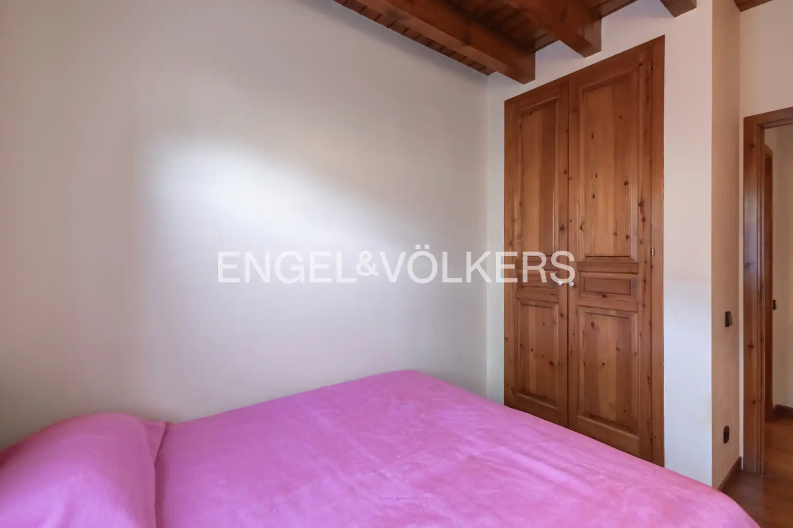 Habitación de Dúplex en venta en Fontanals de Cerdanya con Calefacción, Parquet y Terraza