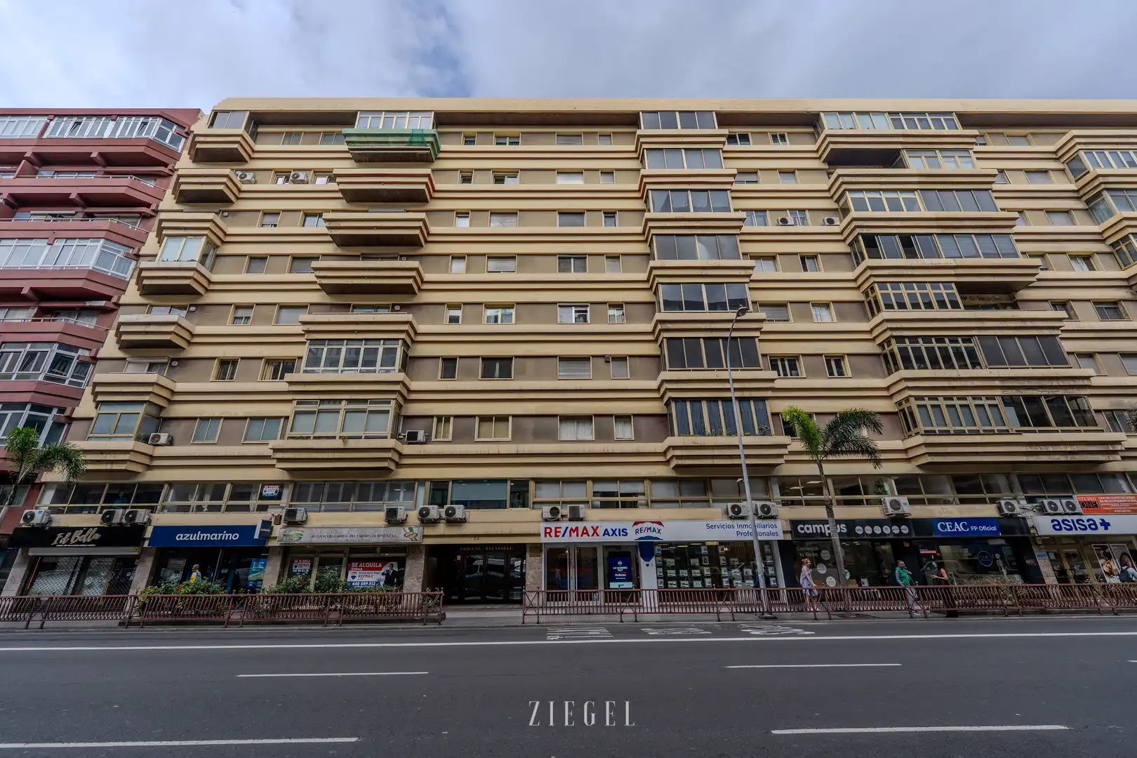 Vista exterior de Piso en venta en Las Palmas de Gran Canaria con Aire acondicionado y Trastero