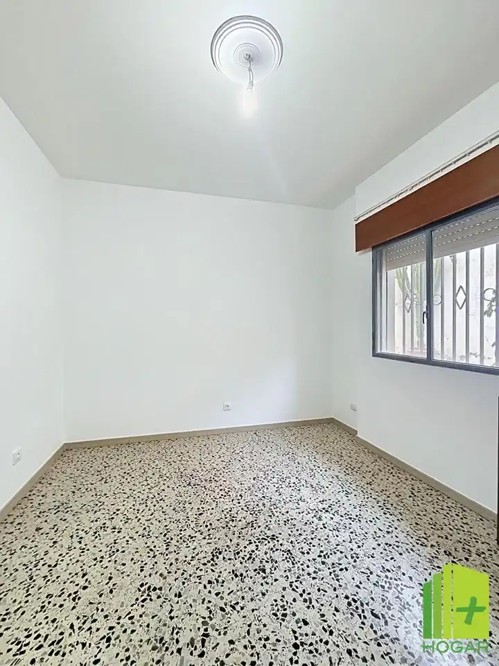 Habitación de Planta baja en venta en Motril con Trastero