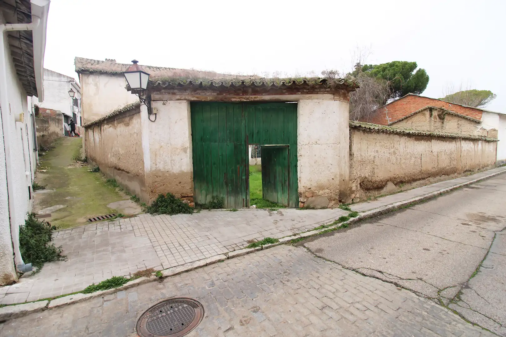 Vista exterior de Casa adosada en venda en Talamanca de Jarama amb Jardí privat, Parquet i Traster