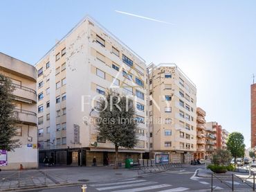 Pis amb ascensor en venda a dels Jurats 2
