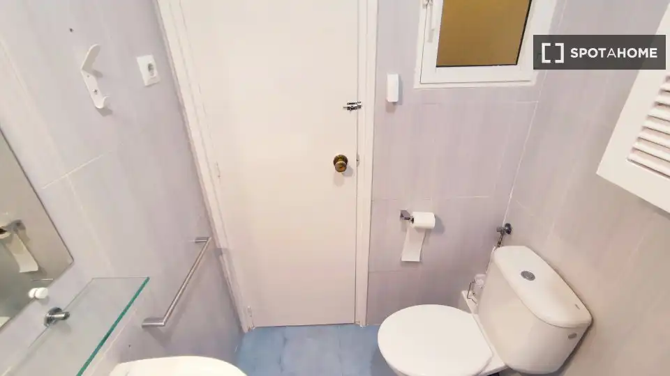 Baño de Piso de alquiler en Cartagena con Aire acondicionado, Calefacción y Amueblado