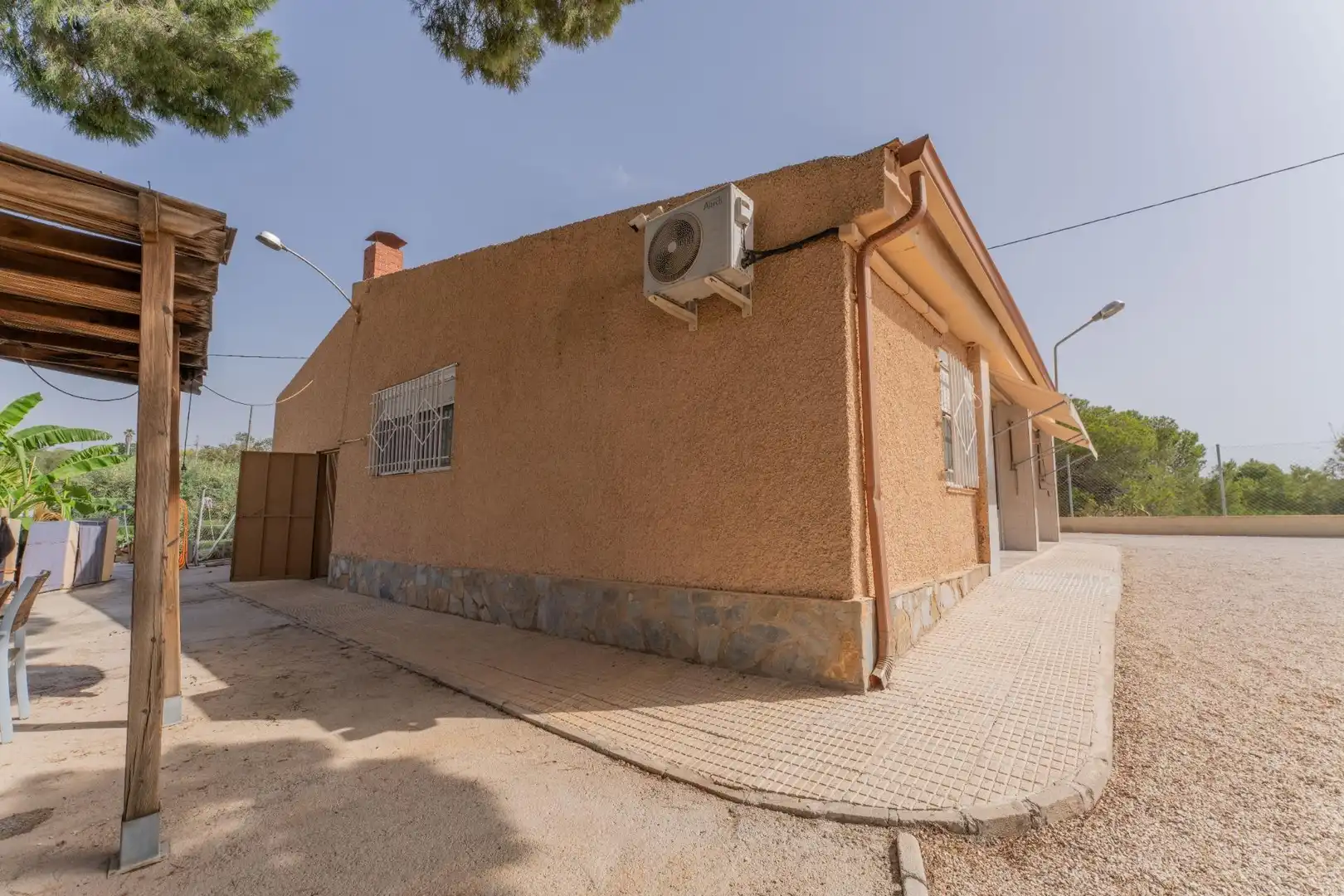 Vista exterior de Casa o chalet en venta en Elche / Elx con Aire acondicionado, Jardín privado y Piscina