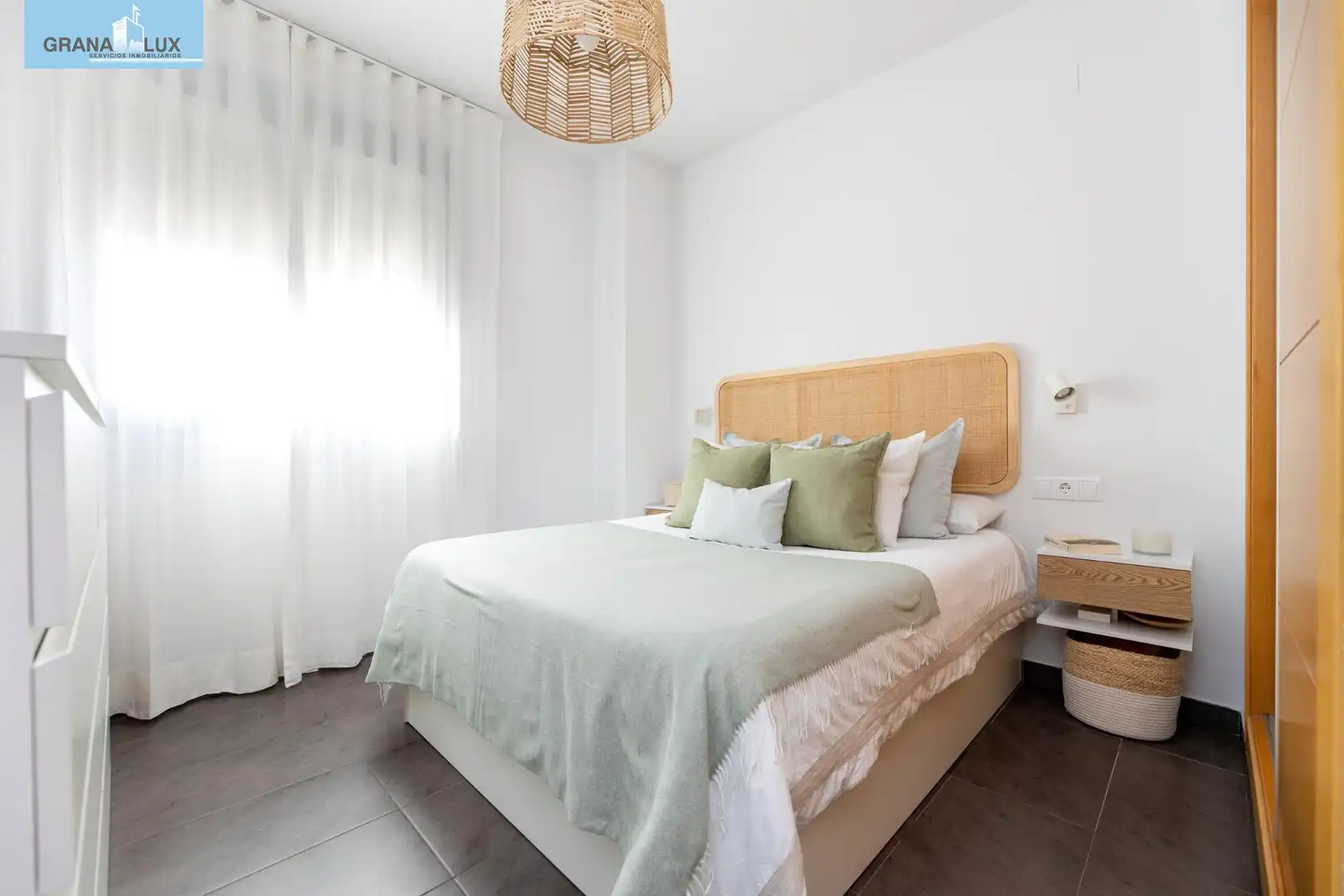 Habitación de Piso en venta en Alhendín con Aire acondicionado, Terraza y Piscina comunitaria