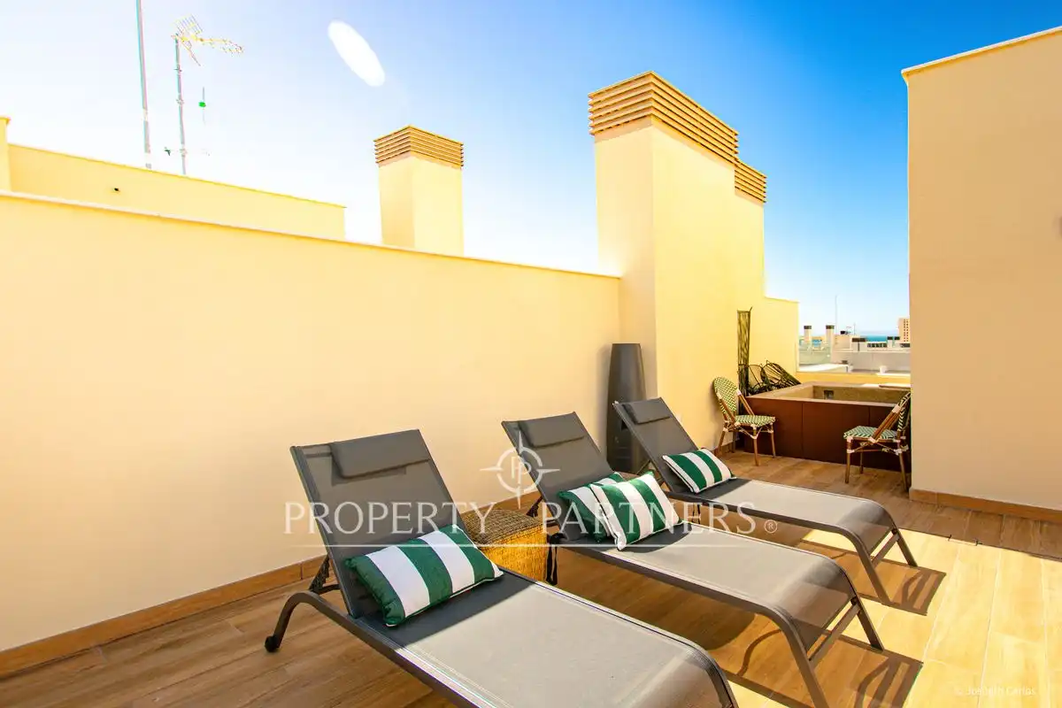 Terraza de Dúplex en venta en El Puig de Santa Maria con Aire acondicionado, Calefacción y Jardín privado