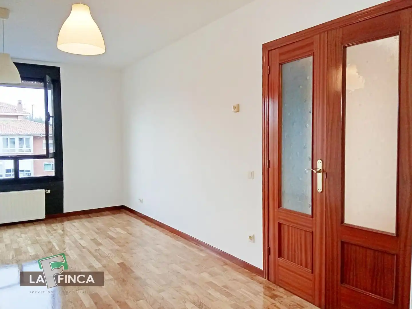 Habitación de Piso en venta en Castrillón con Calefacción, Parquet y Terraza