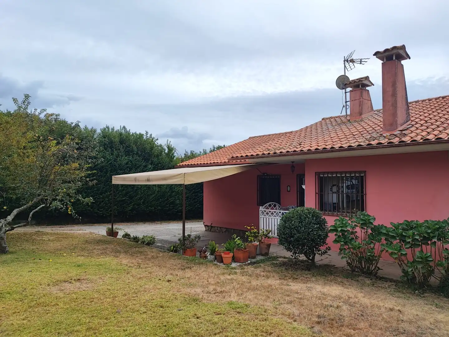 Jardí de Casa o xalet en venda en Nigrán amb Jardí privat, Terrassa i Moblat