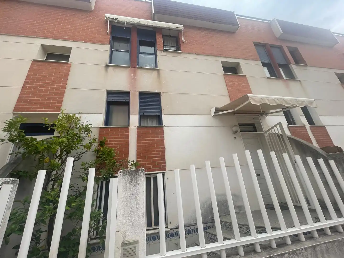 Exterior view of Detached homes for sale in Castellón de la Plana / Castelló de la Plana  with Air Conditioner, Heating and Terrace