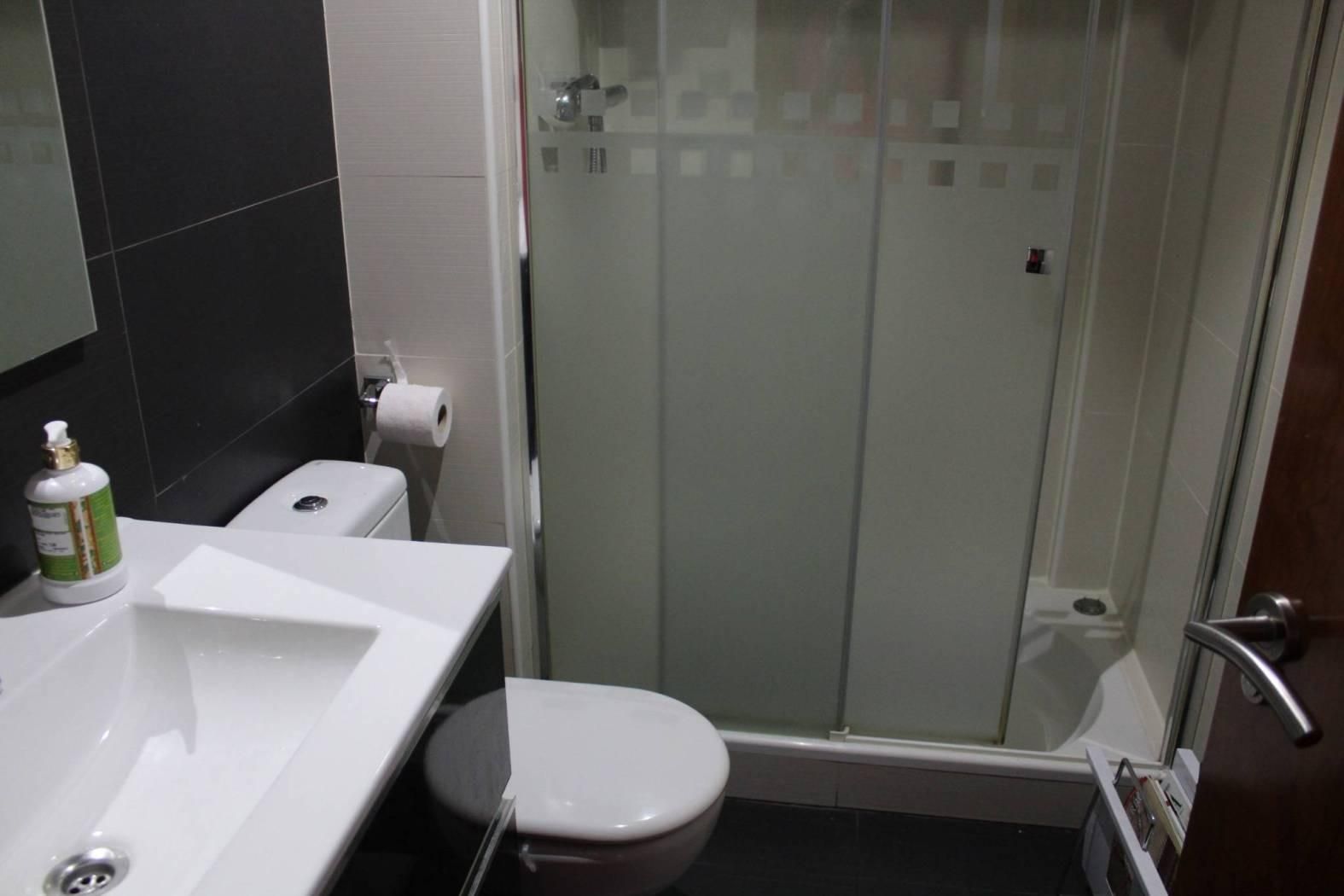 Bany de Pis de lloguer en  Logroño amb Aire condicionat, Calefacció i Traster