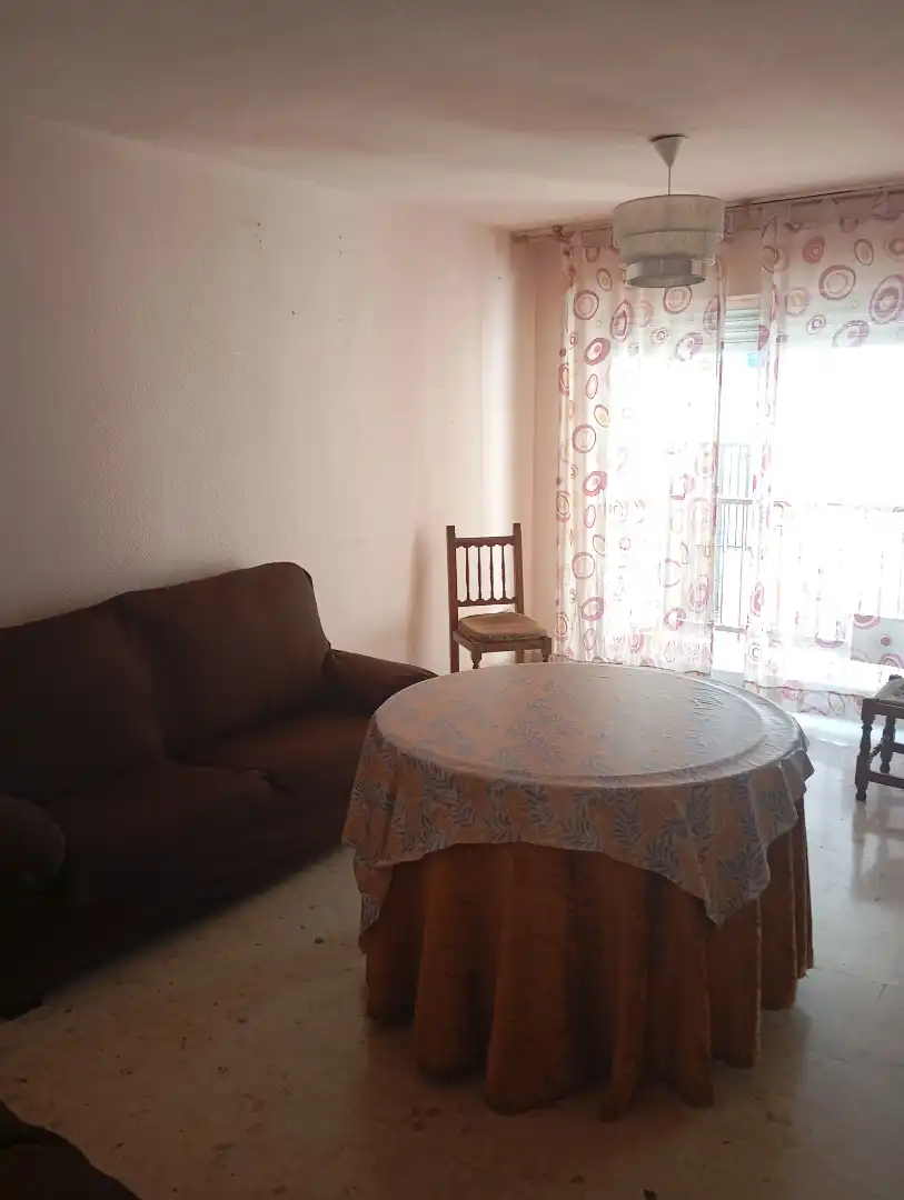 Sala d'estar de Pis en venda en Granada amb Terrassa, Moblat i Forn