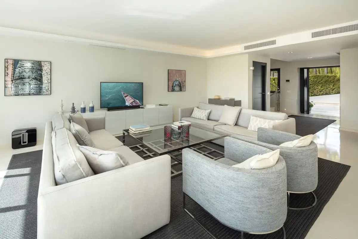 Chalet con piscina en venta en Nueva Andalucía, imagen 9