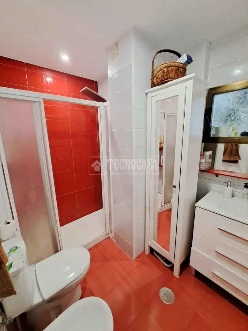 Badezimmer von Wohnung zum Verkauf in Parla mit Klimaanlage und Terrasse