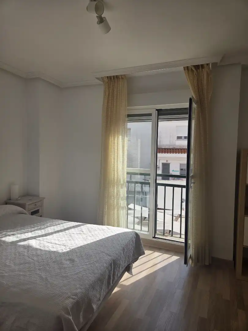 Habitación de Apartamento de alquiler en Badajoz con Aire acondicionado, Calefacción y Parquet