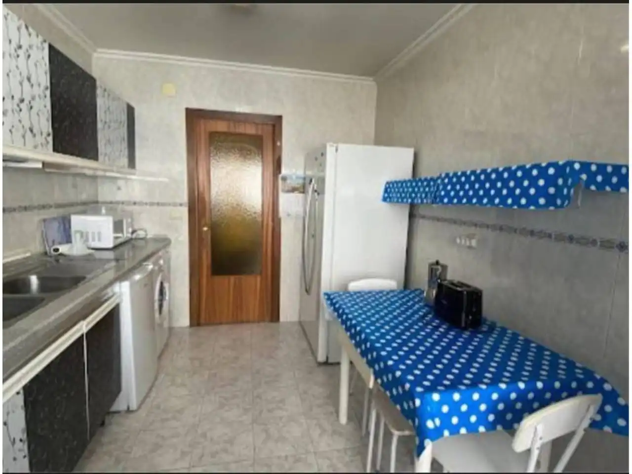 Kitchen of Flat for rent in Burgos  with Heating, Parquet flooring and Terrace