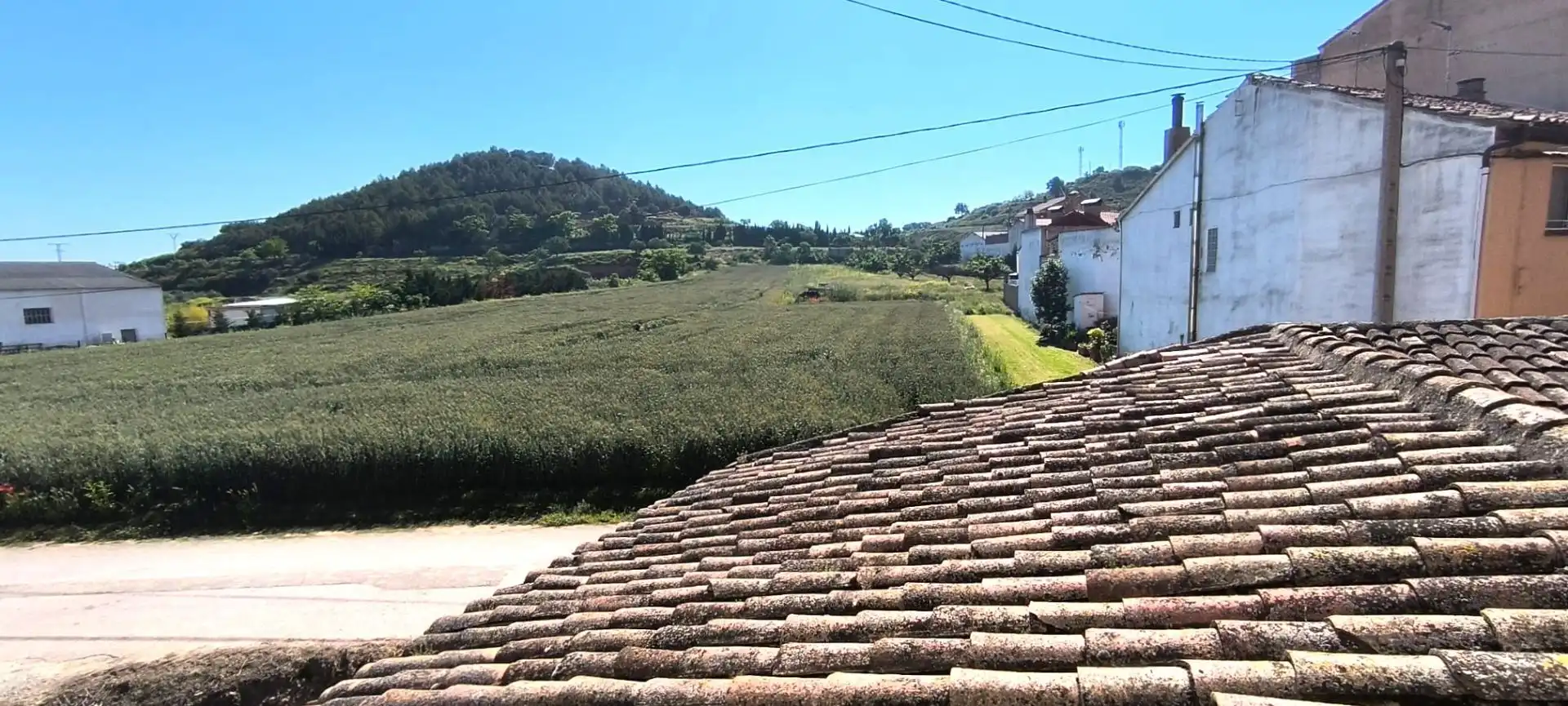 Vista exterior de Casa o xalet en venda en Entrena amb Jardí privat i Traster