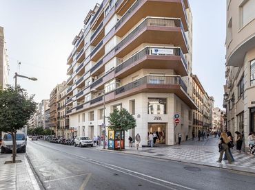 Office space with lift to rent in Centro