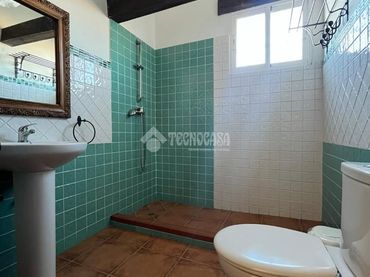 Casa rústica amb piscina en venda a Carmona