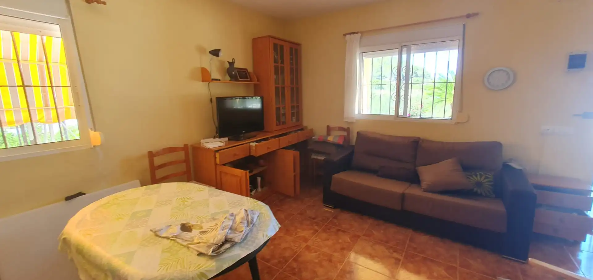 Wohnzimmer von Country house zum Verkauf in Llaurí mit Klimaanlage, Heizung und Privatgarten