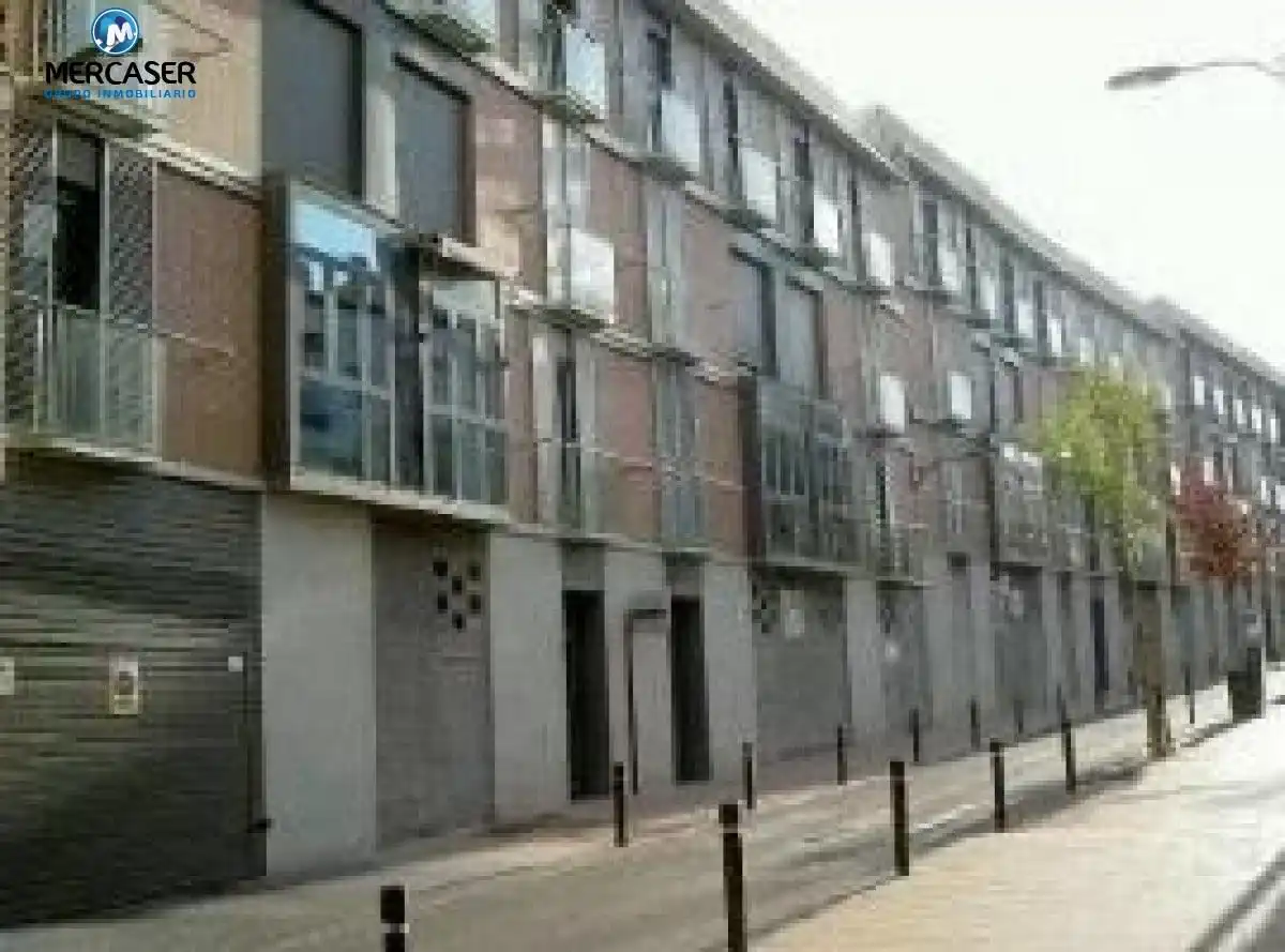 Local comercial en venda a Plaza INGENIERO MARIÑO