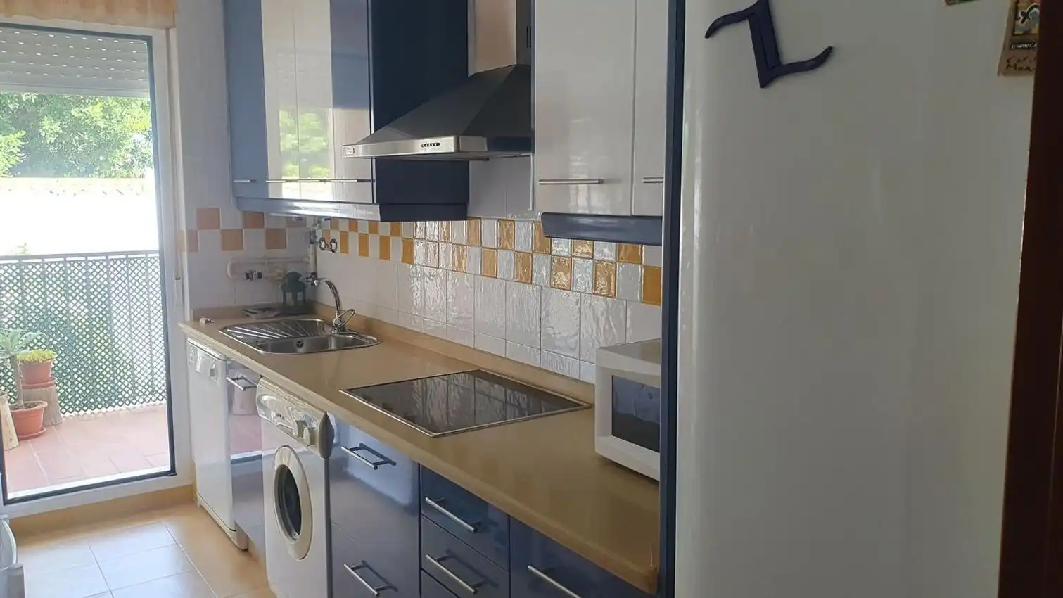 Cocina de Piso en venta en Sanlúcar de Barrameda con Aire acondicionado, Trastero y Piscina comunitaria