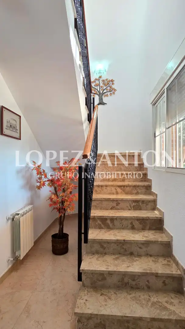 Casa o chalet en venta en L'Eliana con Aire acondicionado, Calefacción y Jardín privado