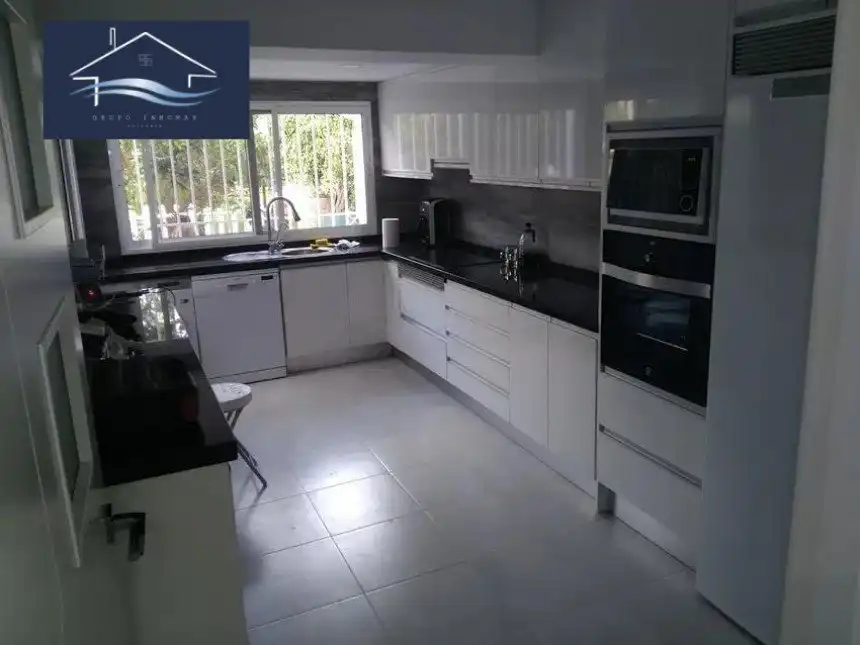 Cuina de Casa o xalet en venda en Sant Joan d'Alacant amb Aire condicionat, Calefacció i Jardí privat