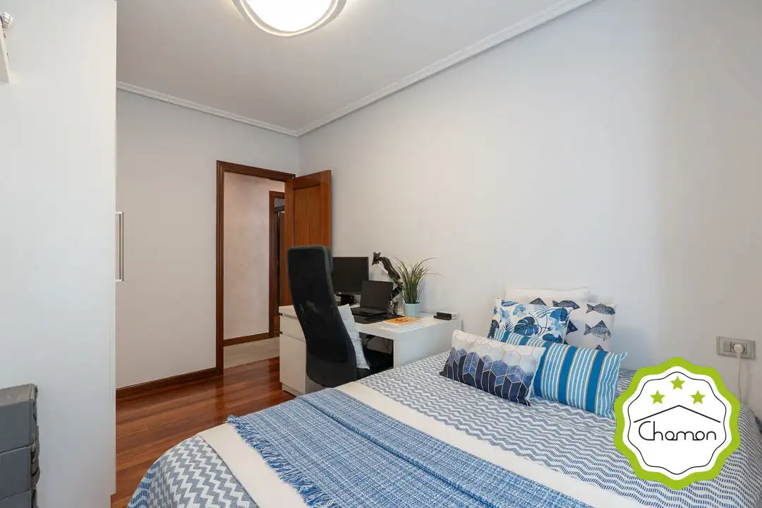 Schlafzimmer von Wohnung zum Verkauf in Bilbao  mit Heizung, Privatgarten und Abstellraum