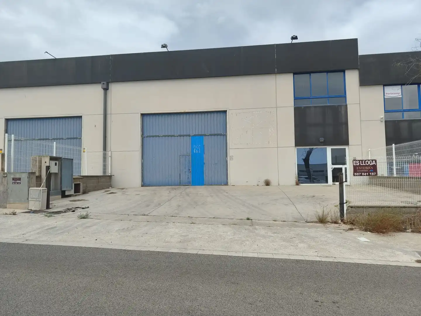 Vista exterior de Nau industrial de lloguer en Tortosa
