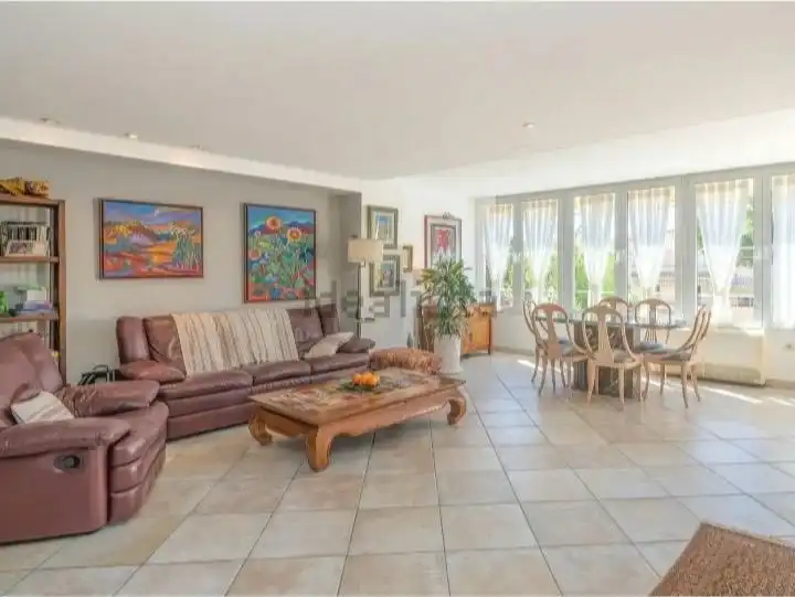 Sala de estar de Casa adosada en venta en Alicante / Alacant con Aire acondicionado, Calefacción y Jardín privado