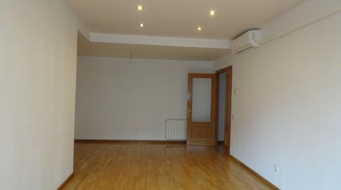 Foto 4 de Piso de alquiler en  Progres, Progrés - Pep Ventura, Barcelona