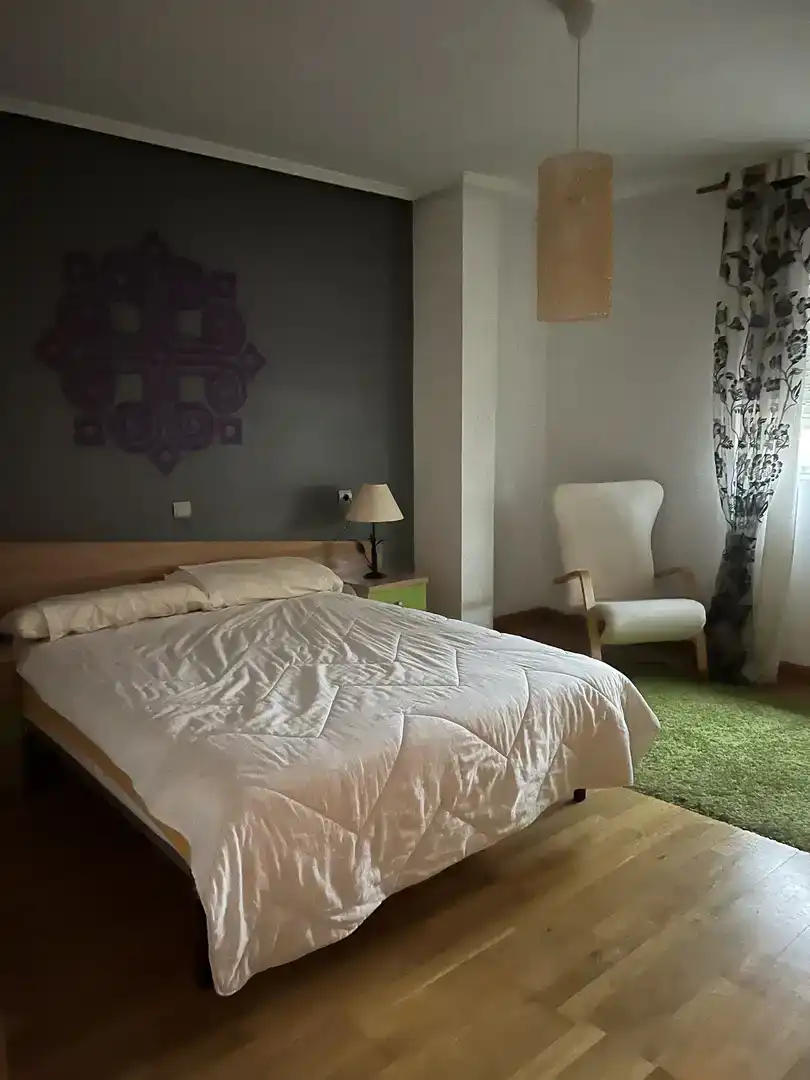Habitación de Piso de alquiler en Guardo con Amueblado y Balcón