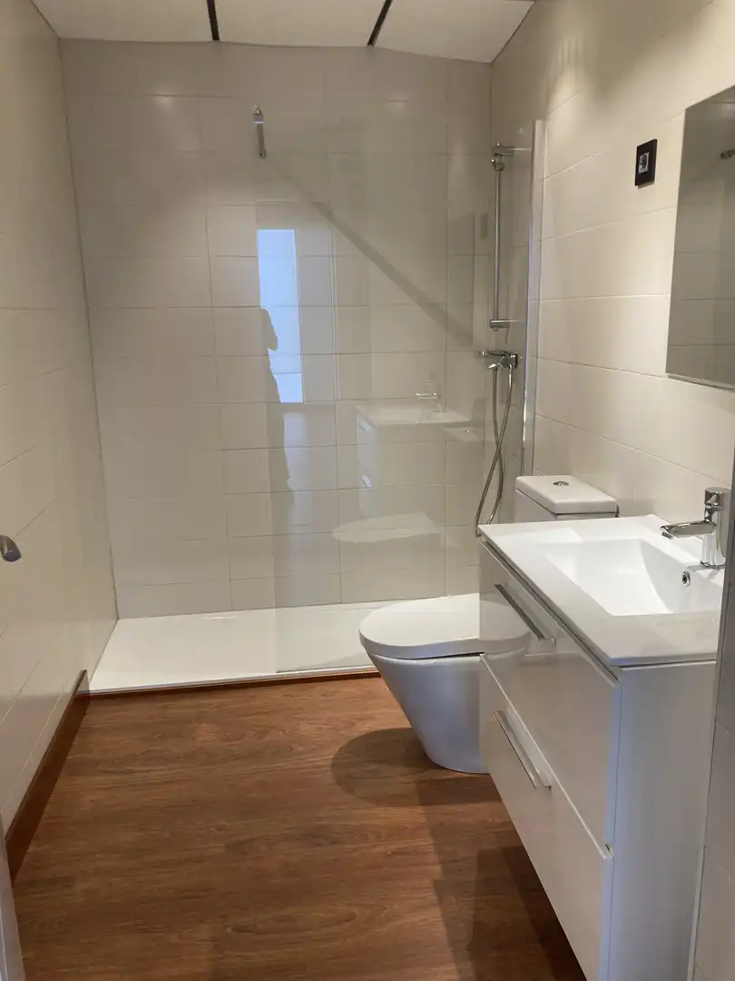 Badezimmer von Geschaftsraum zur Miete in Centro
