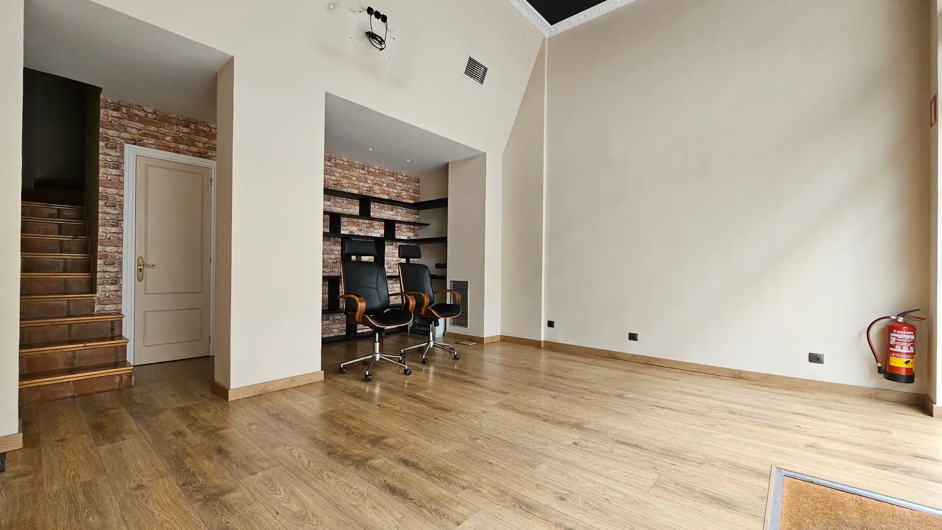 Wohnzimmer von Geschaftsraum zur Miete in Vitoria - Gasteiz mit Heizung und Parkett